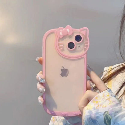 スマホケース  ハローキティがカメラ部分を可愛らしく囲むデザインで登場！  耐衝撃・防振性能に優れ、高級感あふれるスマホケースで、iPhone に対応