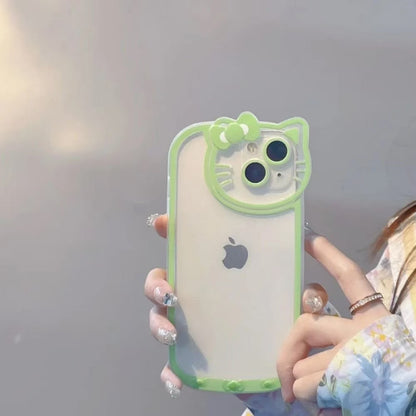 スマホケース  ハローキティがカメラ部分を可愛らしく囲むデザインで登場！  耐衝撃・防振性能に優れ、高級感あふれるスマホケースで、iPhone に対応