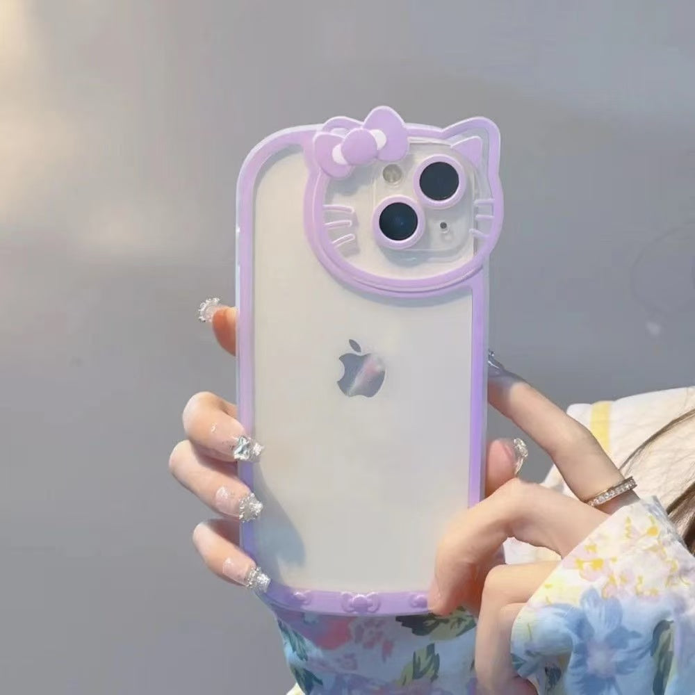 スマホケース  ハローキティがカメラ部分を可愛らしく囲むデザインで登場！  耐衝撃・防振性能に優れ、高級感あふれるスマホケースで、iPhone に対応