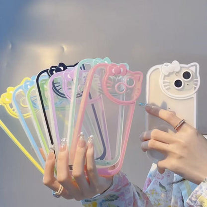 スマホケース  ハローキティがカメラ部分を可愛らしく囲むデザインで登場！  耐衝撃・防振性能に優れ、高級感あふれるスマホケースで、iPhone に対応