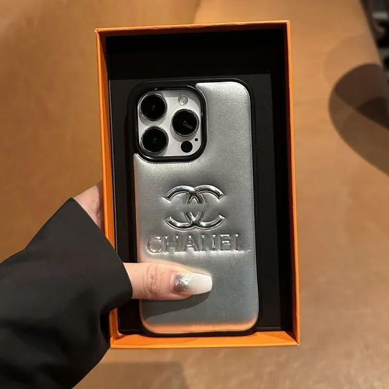 マホケース ダブルＣ 耐衝撃・防振性能に優れ、高級感あふれるスマホケースで、iPhone に対応