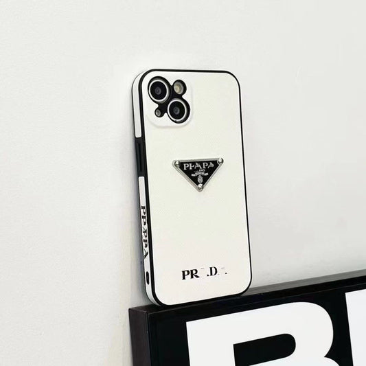 スマホケース PRA** 黒+白 耐衝撃・防振性能に優れ、高級感あふれるスマホケースで、iPhone に対応