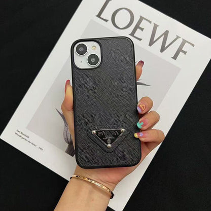 スマホケース PRA** 3色 耐衝撃・防振性能に優れ、高級感あふれるスマホケースで、iPhone に対応