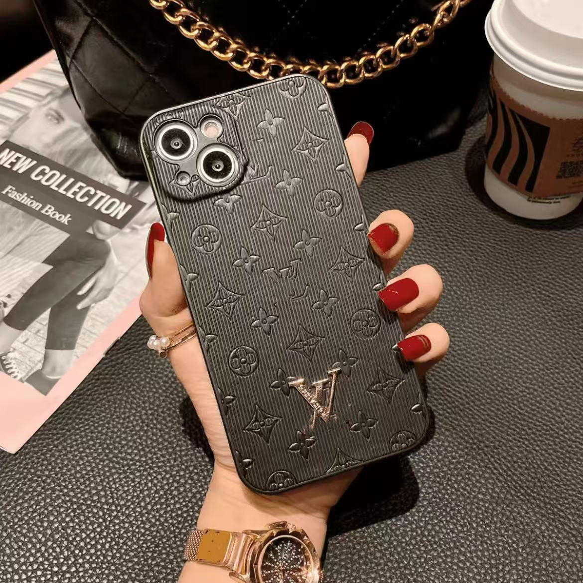 スマホケース Vl  耐衝撃・防振性能に優れ、高級感あふれるスマホケースで、iPhone に対応