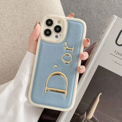 スマホケース  DI**   耐衝撃・防振性能に優れ、高級感あふれるスマホケースで、iPhone に対応