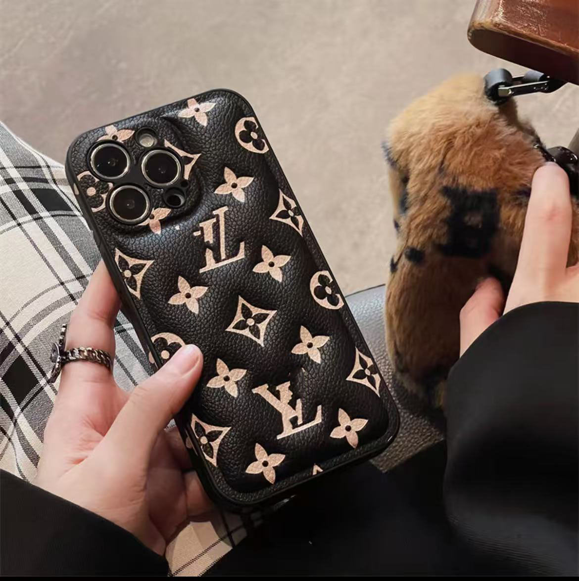 スマホケース  ダブルVL   耐衝撃・防振性能に優れ、高級感あふれるスマホケースで、iPhone に対応