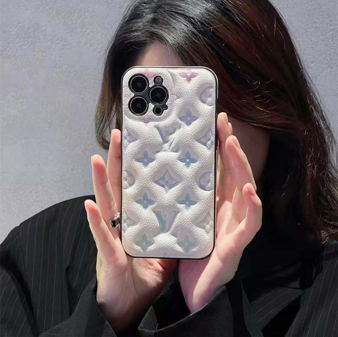 スマホケース  ダブルVL   耐衝撃・防振性能に優れ、高級感あふれるスマホケースで、iPhone に対応