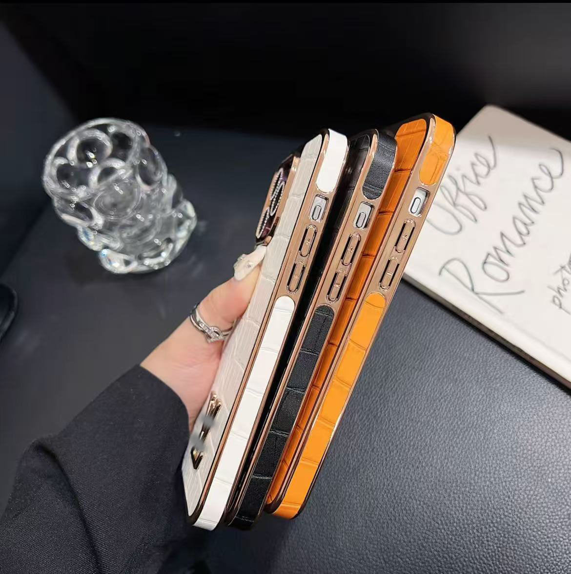 スマホケース ダブルVL  耐衝撃・防振性能に優れ、高級感あふれるスマホケースで、iPhone に対応