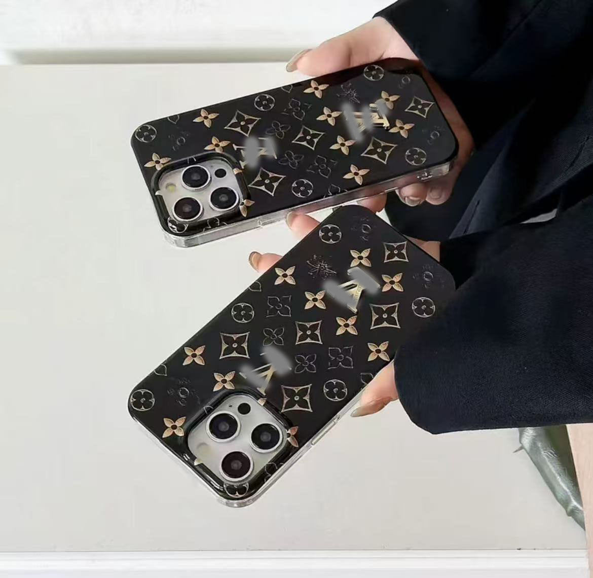 スマホケース ダブルVL  耐衝撃・防振性能に優れ、高級感あふれるスマホケースで、iPhone に対応