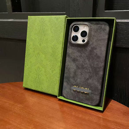 スマホケース ダブルＣ   耐衝撃・防振性能に優れ、高級感あふれるスマホケースで、iPhone に対応