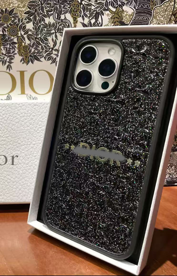スマホケース ダブルD  耐衝撃・防振性能に優れ、高級感あふれるスマホケースで、iPhone に対応