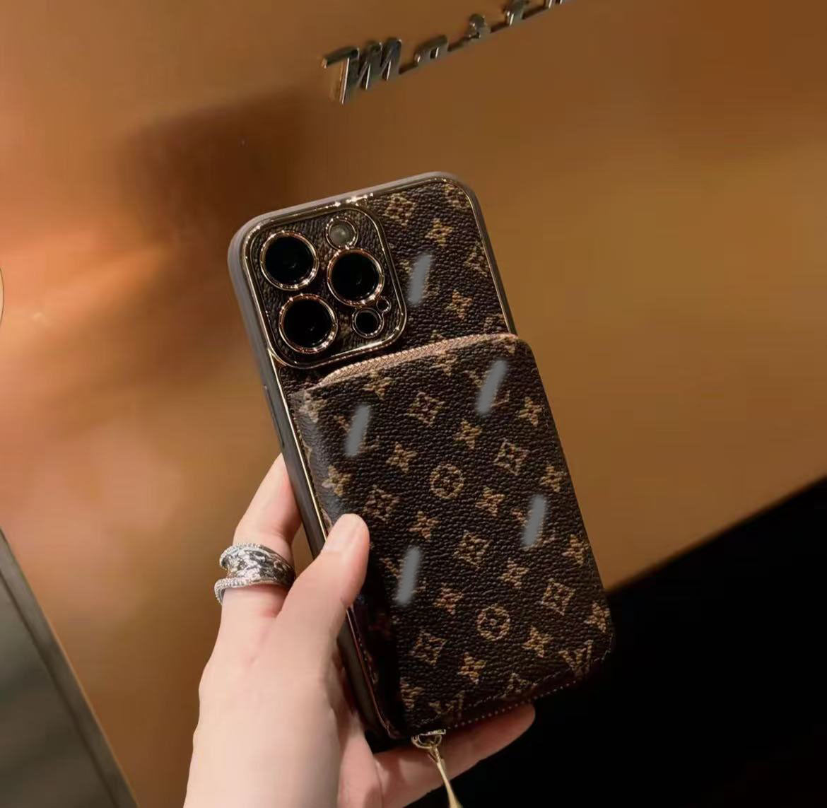 スマホケース ダブルV 財布付き 耐衝撃・防振性能に優れ、高級感あふれるスマホケースで、iPhone に対応