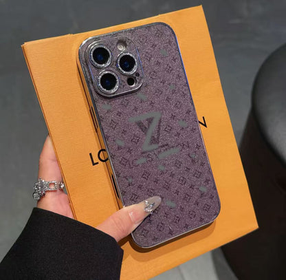 スマホケース  ダブルV  マット質感  レンズ保護膜付き  耐衝撃・防振性能に優れ、高級感あふれるスマホケースで、iPhone に対応