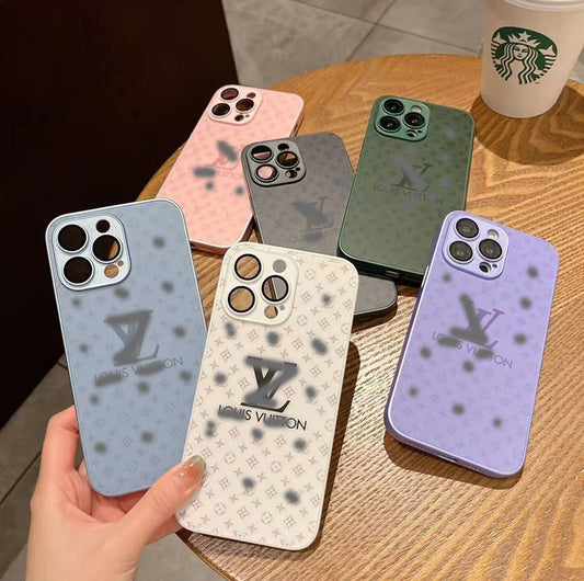 スマホケース ガラス質感 ダブルV レンズ保護付き 耐衝撃・防振性能に優れ、高級感あふれるスマホケースで、iPhone に対応