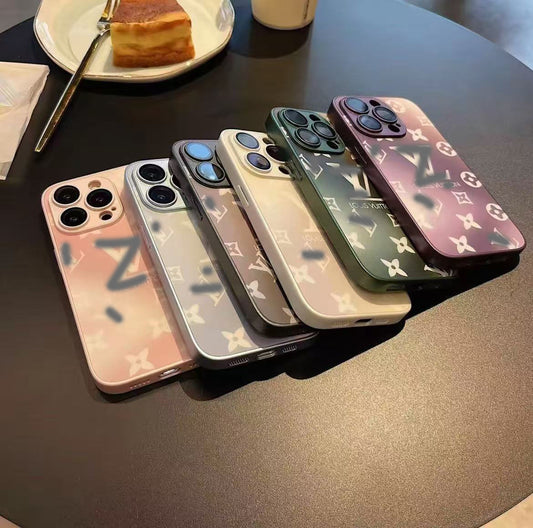 スマホケース  ガラス質感  ダブルV レンズ保護付き 耐衝撃・防振性能に優れ、高級感あふれるスマホケースで、iPhone に対応