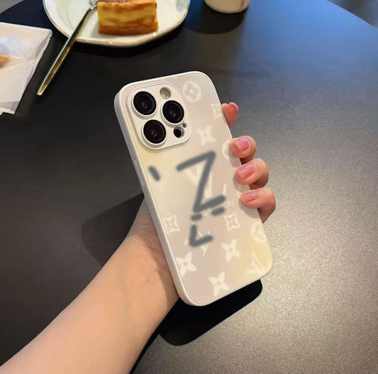 スマホケース  ガラス質感  ダブルV レンズ保護付き 耐衝撃・防振性能に優れ、高級感あふれるスマホケースで、iPhone に対応