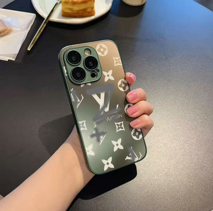 スマホケース  ガラス質感  ダブルV レンズ保護付き 耐衝撃・防振性能に優れ、高級感あふれるスマホケースで、iPhone に対応