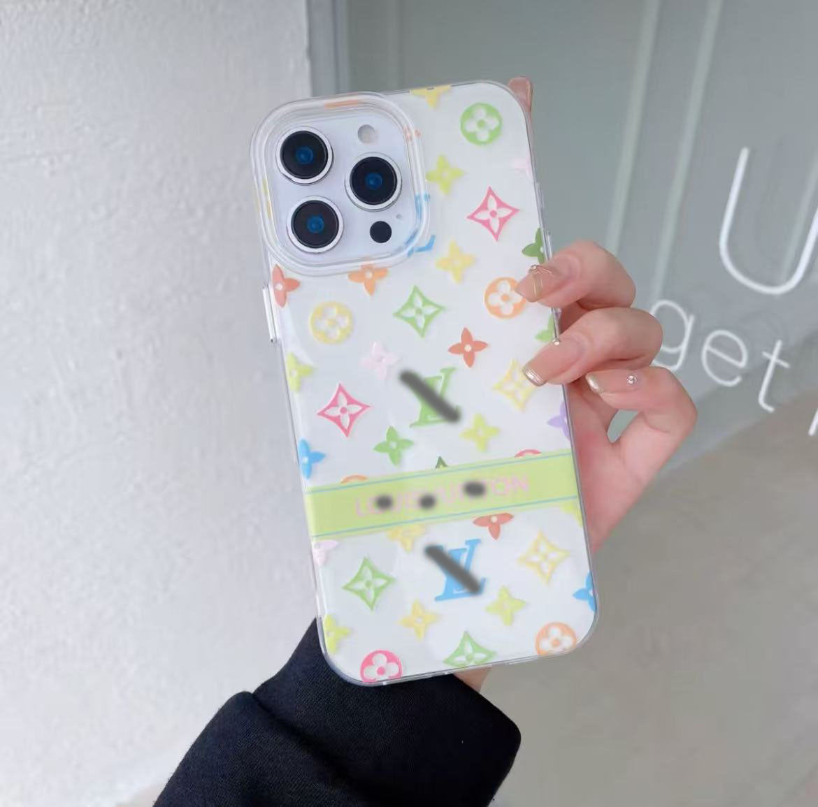 スマホケース  高級感  ダブルV  耐衝撃・防振性能に優れ、高級感あふれるスマホケースで、iPhone に対応