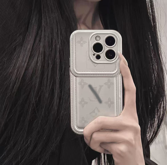 スマホケース  高級感  ダブルＶ  耐衝撃・防振性能に優れ、高級感あふれるスマホケースで、iPhone に対応
