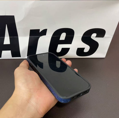 スマホケース  高級感  ダブルV  耐衝撃・防振性能に優れ、高級感あふれるスマホケースで、iPhone に対応