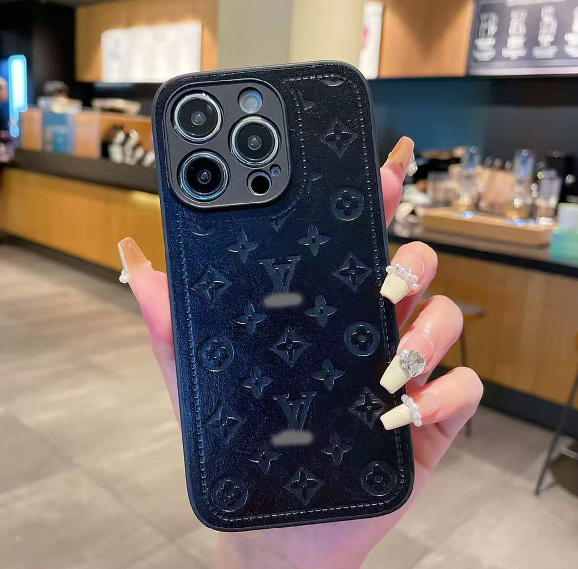スマホケース  高級感  ダブルV  耐衝撃・防振性能に優れ、高級感あふれるスマホケースで、iPhone に対応