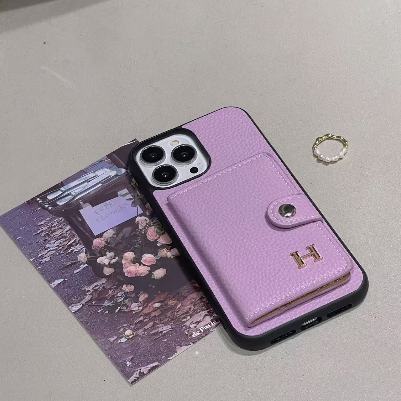 スマホケース  高級感  H ライチ柄でカードケース付き 耐衝撃・防振性能に優れ、高級感あふれるスマホケースで、iPhone に対応