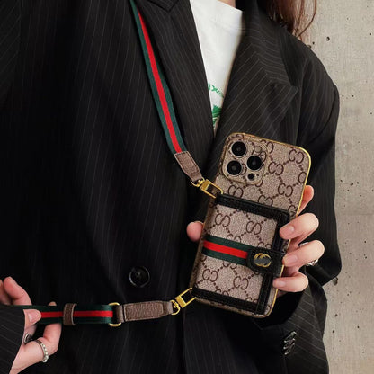 スマホケース  高級感  ダブルG  カードケースつき  耐衝撃・防振性能に優れ、高級感あふれるスマホケースで、iPhone に対応