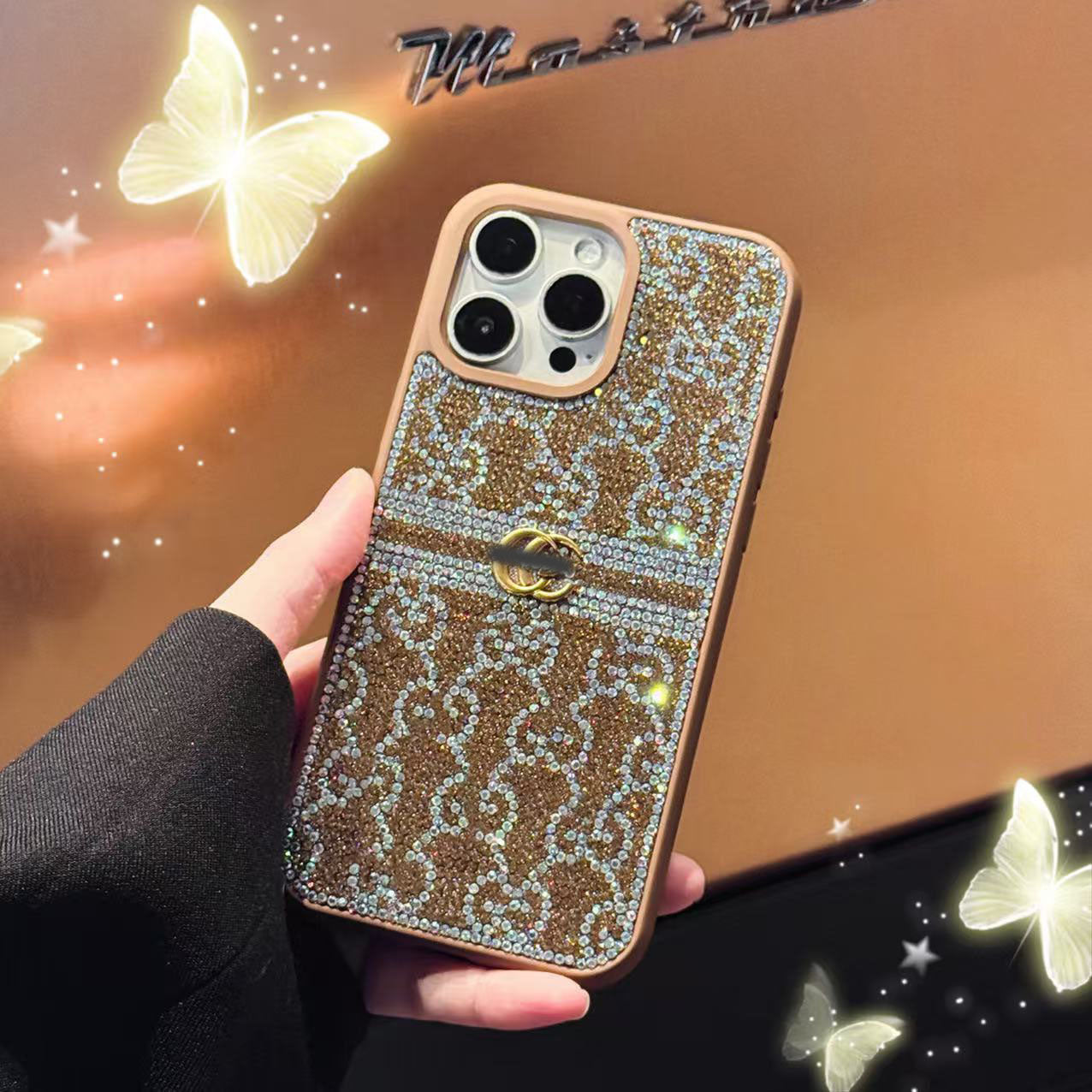 スマホケース  高級感  ダブルG  輝くダイヤモンド  耐衝撃・防振性能に優れ、高級感あふれるスマホケースで、iPhone に対応