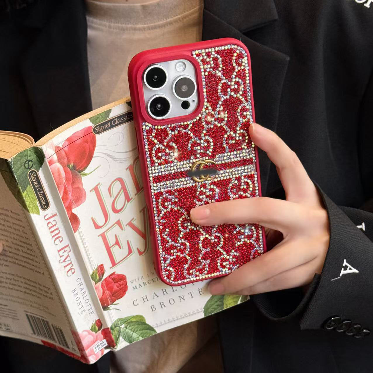 スマホケース  高級感  ダブルG  輝くダイヤモンド  耐衝撃・防振性能に優れ、高級感あふれるスマホケースで、iPhone に対応