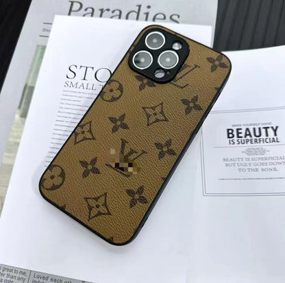 スマホケース  高級感  ダブルＶ 耐衝撃・防振性能に優れ、高級感あふれるスマホケースで、iPhone に対応