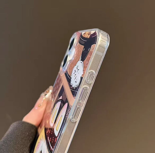 スマホケース  高級感 labubuシリーズ  ダブルＶ 耐衝撃・防振性能に優れ、高級感あふれるスマホケースで、iPhone に対応