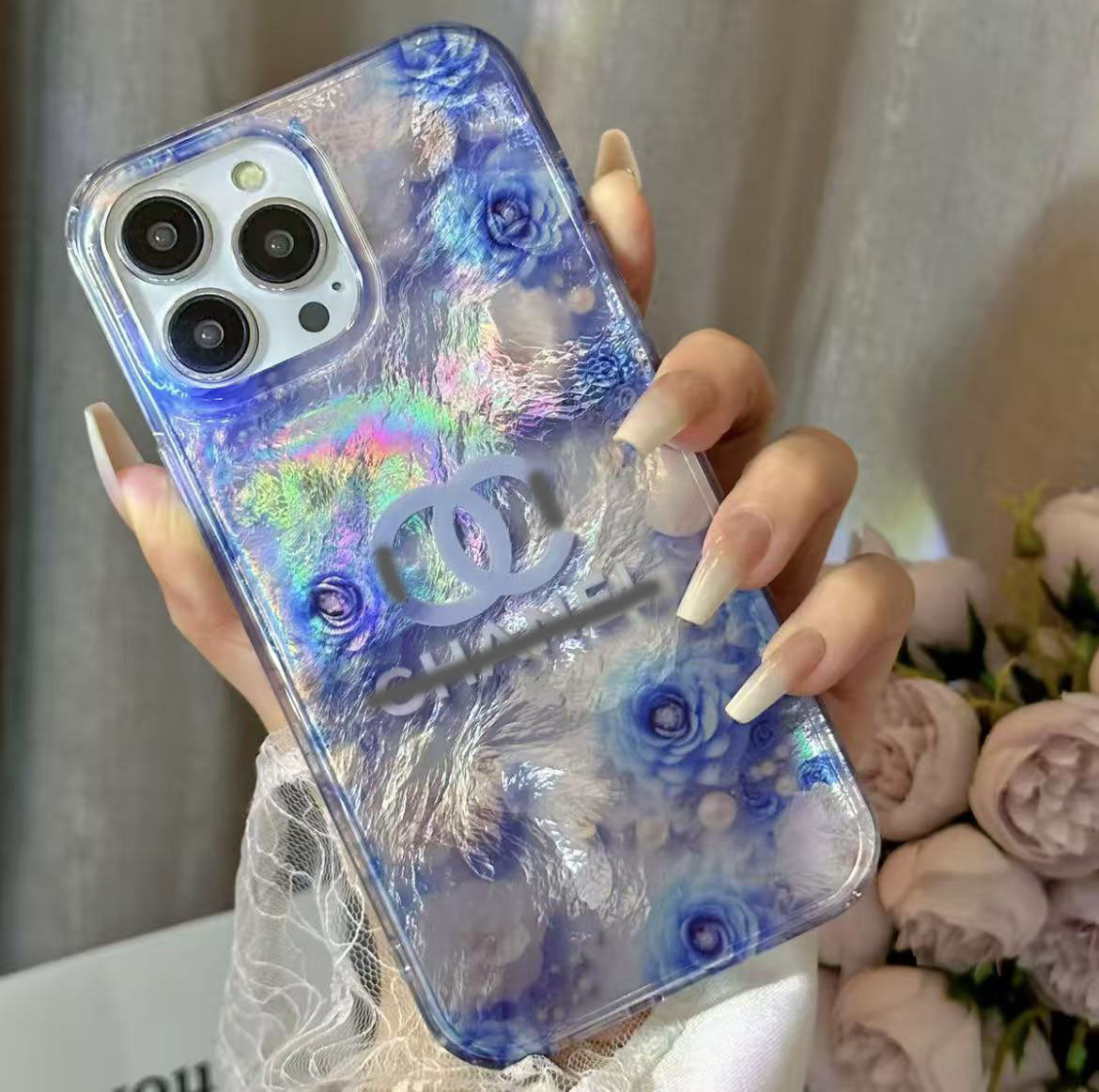 スマホケース  高級感  ダブルC 耐衝撃・防振性能に優れ、高級感あふれるスマホケースで、iPhone に対応