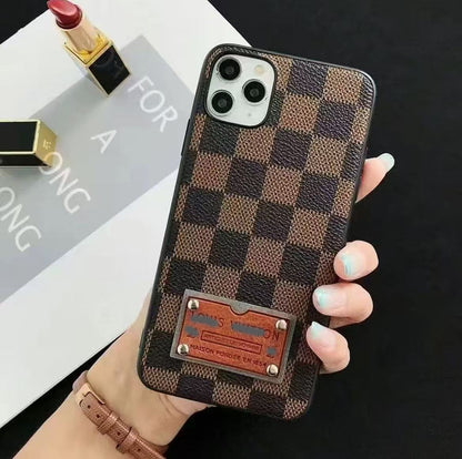 スマホケース  高級感   ダブルＶ 耐衝撃・防振性能に優れ、高級感あふれるスマホケースで、iPhone に対応