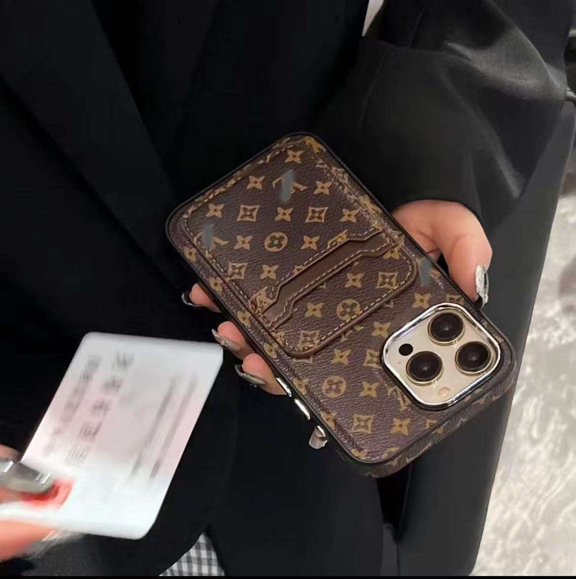 スマホケース  高級感 カードを差し込めるスマホケース  ダブルＶ 耐衝撃・防振性能に優れ、高級感あふれるスマホケースで、iPhone に対応