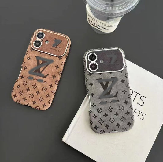 スマホケース  マット調の質感 ダブルＶ 耐衝撃・防振性能に優れ、高級感あふれるスマホケースで、iPhone に対応