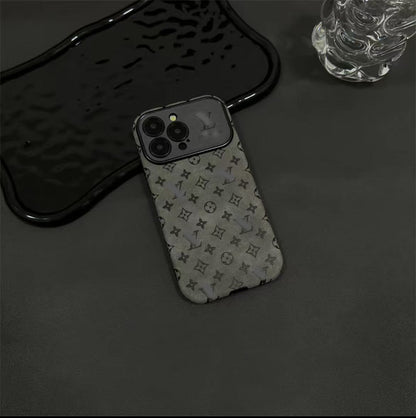 スマホケース  マット調の質感 ダブルＶ 耐衝撃・防振性能に優れ、高級感あふれるスマホケースで、iPhone に対応