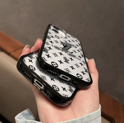 スマホケース  高級感  透明ダブルＶ 耐衝撃・防振性能に優れ、高級感あふれるスマホケースで、iPhone に対応
