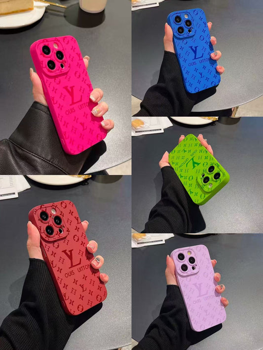 スマホケース 全10色   耐衝撃・防振性能に優れ、高級感あふれるスマホケースで、iPhone に対応
