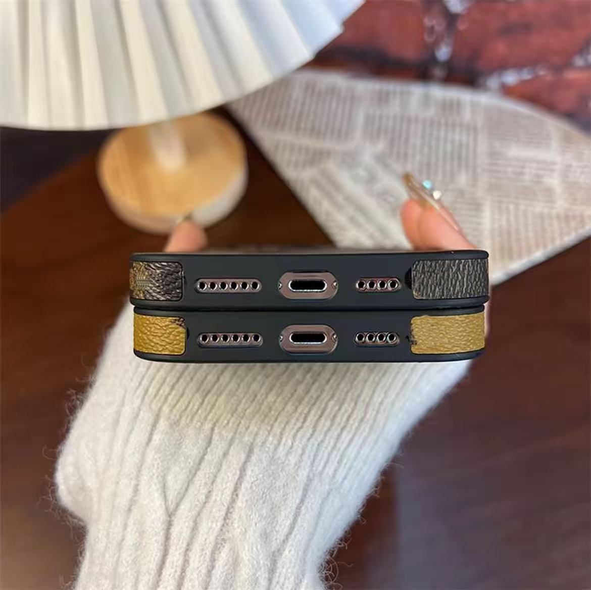スマホケース  高級感   ダブルＶ  耐衝撃・防振性能に優れ、高級感あふれるスマホケースで、iPhone に対応