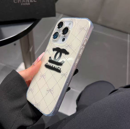 スマホケース  香水テーマ  透明高級感  ダブルC 耐衝撃・防振性能に優れ、高級感あふれるスマホケースで、iPhone に対応