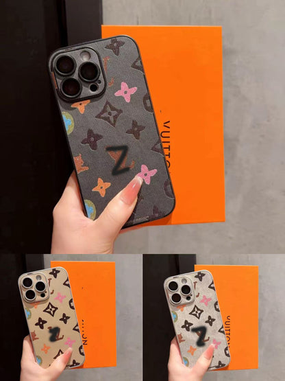 スマホケース  革製手描き風 高級感  ダブルＶ 耐衝撃・防振性能に優れ、高級感あふれるスマホケースで、iPhone に対応