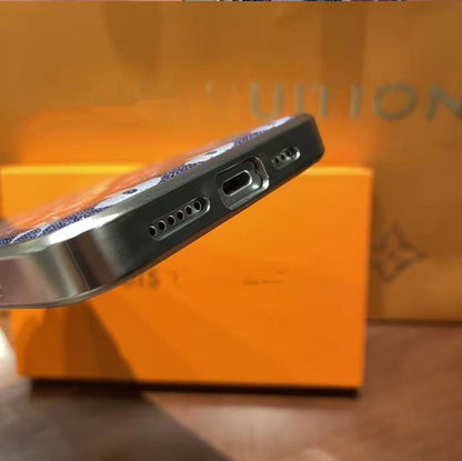 スマホケース  高級感アクリル  ダブルＶ 耐衝撃・防振性能に優れ、高級感あふれるスマホケースで、iPhone に対応