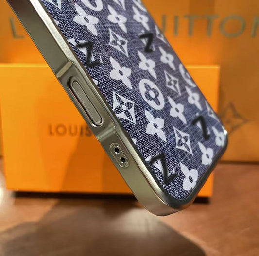 スマホケース  高級感アクリル  ダブルＶ 耐衝撃・防振性能に優れ、高級感あふれるスマホケースで、iPhone に対応