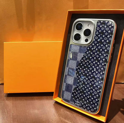 スマホケース  高級感アクリル  ダブルＶ 耐衝撃・防振性能に優れ、高級感あふれるスマホケースで、iPhone に対応