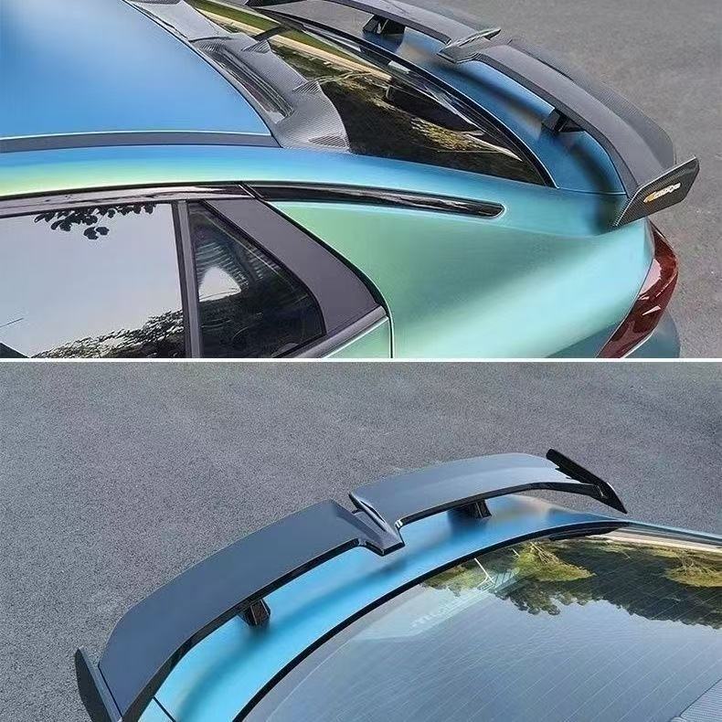 カー用品　車アクセサリー　セダン共通のリアスポイラー改装、穴あけ不要、ABS 素材 蝶型リアスポイラー