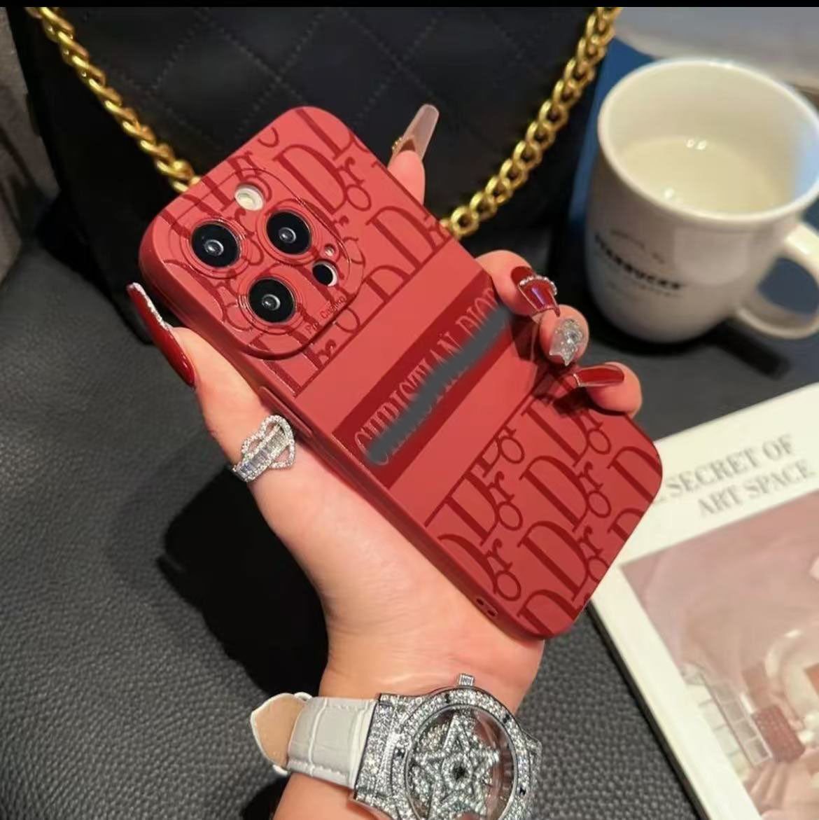 スマホケース  高級感シリコン素材  ダブルDI** 耐衝撃・防振性能に優れ、高級感あふれるスマホケースで、iPhone に対応