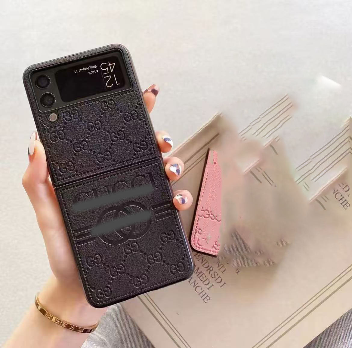 スマホケース  高級感   ダブルG  Galaxy Z Flip 専用  耐衝撃・防振性能に優れ、高級感あふれるスマホケースで、iPhone に対応