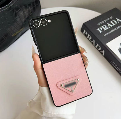 スマホケース  高級感   ダブルPRA**  Galaxy Z Flip 専用  耐衝撃・防振性能に優れ、高級感あふれるスマホケースで、iPhone に対応