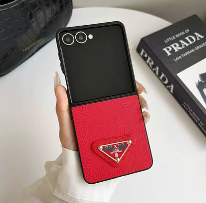 スマホケース  高級感   ダブルPRA**  Galaxy Z Flip 専用  耐衝撃・防振性能に優れ、高級感あふれるスマホケースで、iPhone に対応