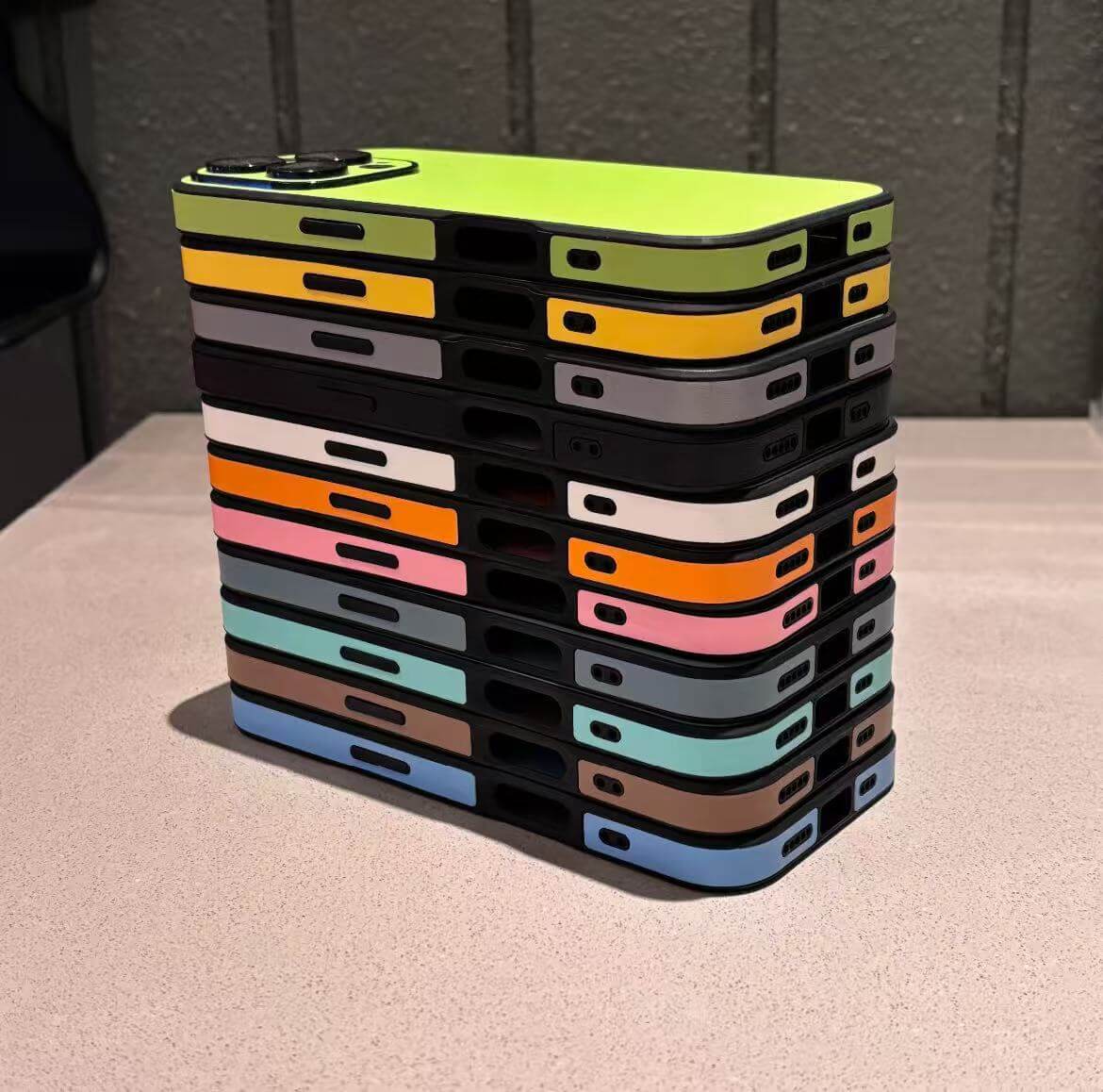 スマホケース  ドーパミンシリーズスマホケース 全11色  耐衝撃・防振性能に優れ、高級感あふれるスマホケースで、iPhone に対応